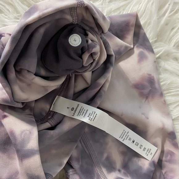 **SOLD** Lululemon Size4 Align Pants 25” Diamond Dye Graphite Purple EUC - Picture 9 of 9